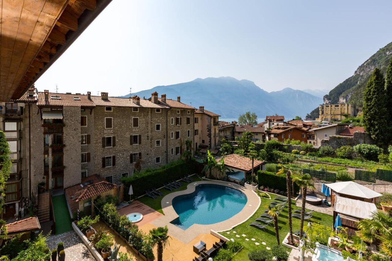 Hotel Canarino Riva del Garda Eksteriør billede